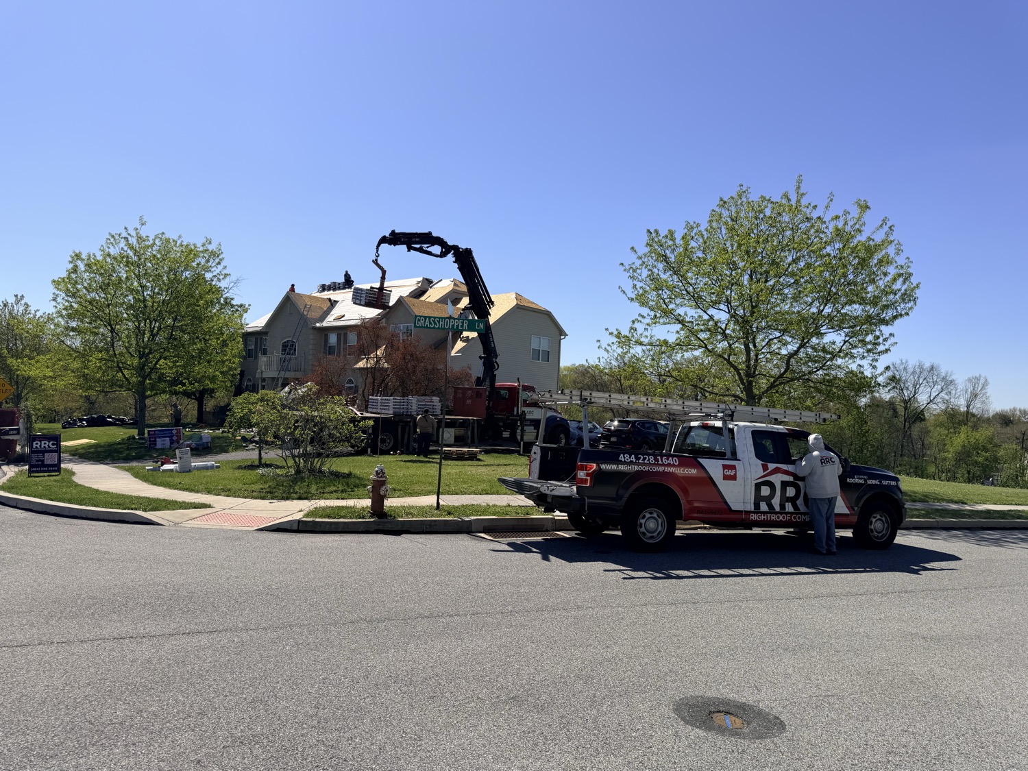 A RightRoof Company truck on site